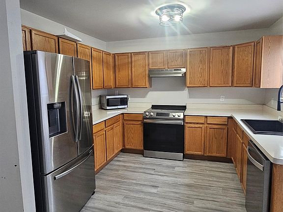 4th image of 215 Oak Ridge Dr