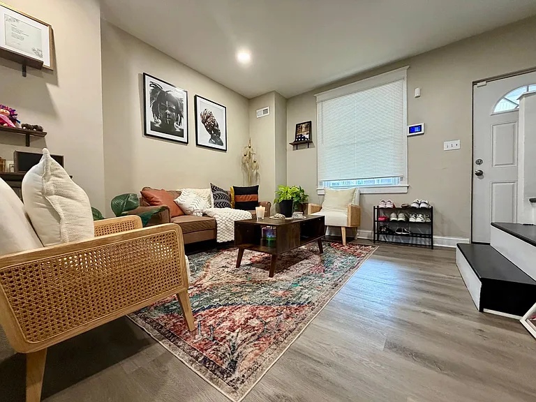 2614 Ingersoll St — Photo 5