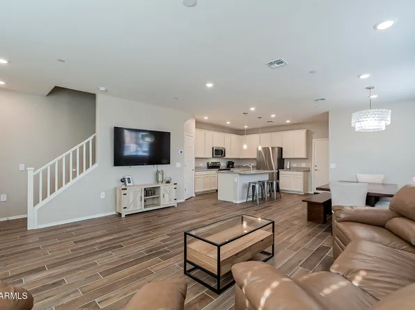 1825 E HAMPTON Lane #111, Gilbert, AZ 85295