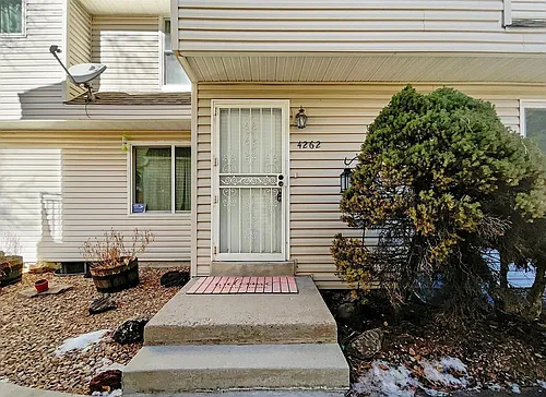 4262 E Maplewood Way Photo 1