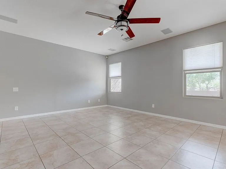 2589 Chateau Clermont St — Photo 37