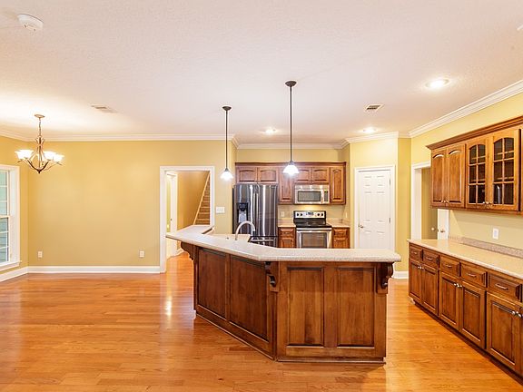 5th image of 5323 Forest Glen Cir