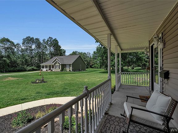 4th image of 49 Hilltop Dr