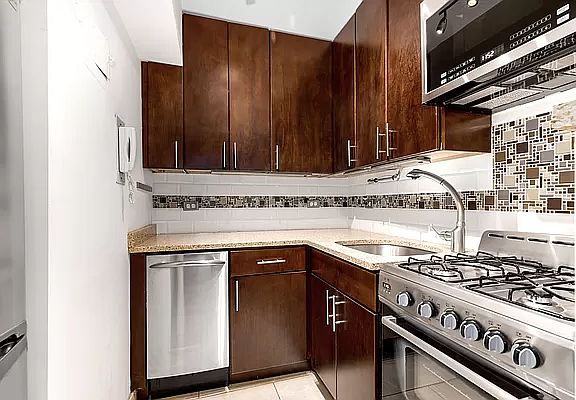 4th image of 345 E 69th St #15DD