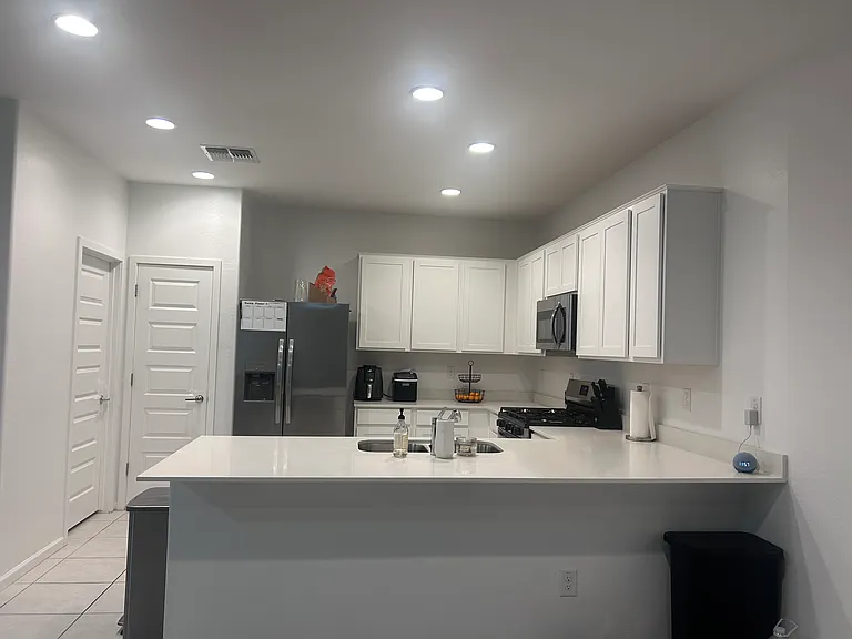 32308 N Bradley Pl — Photo 10