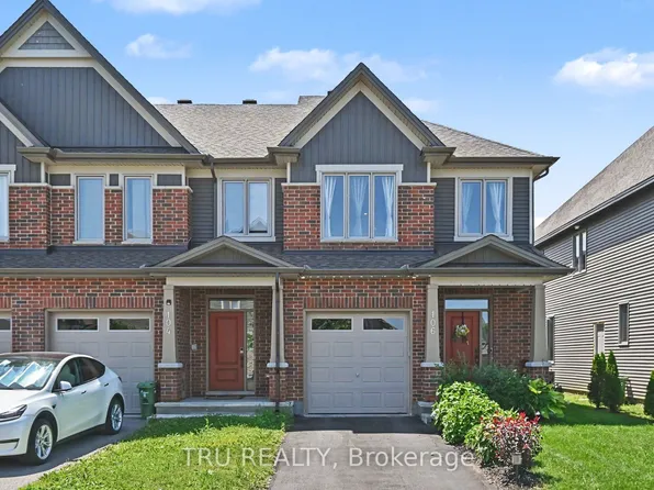 106 Lavatera St, Ottawa, ON K1T 0R7