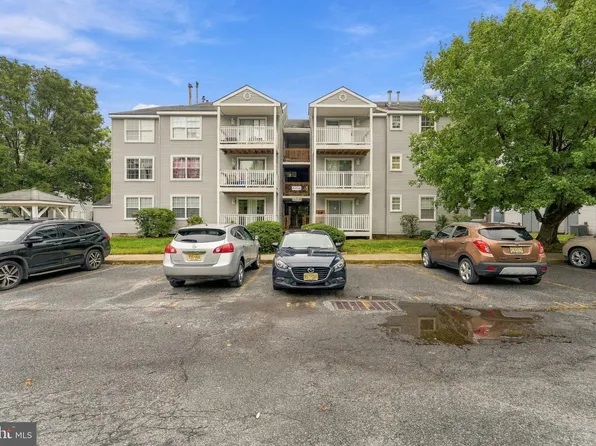 2 Oyster Bay Rd APT J, Absecon, NJ 08201