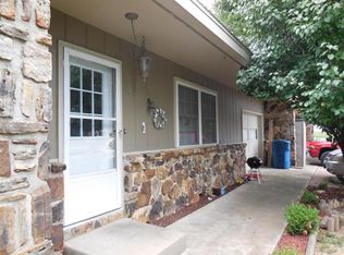 2 Scenic Dr, Kimberling City, MO 65686
