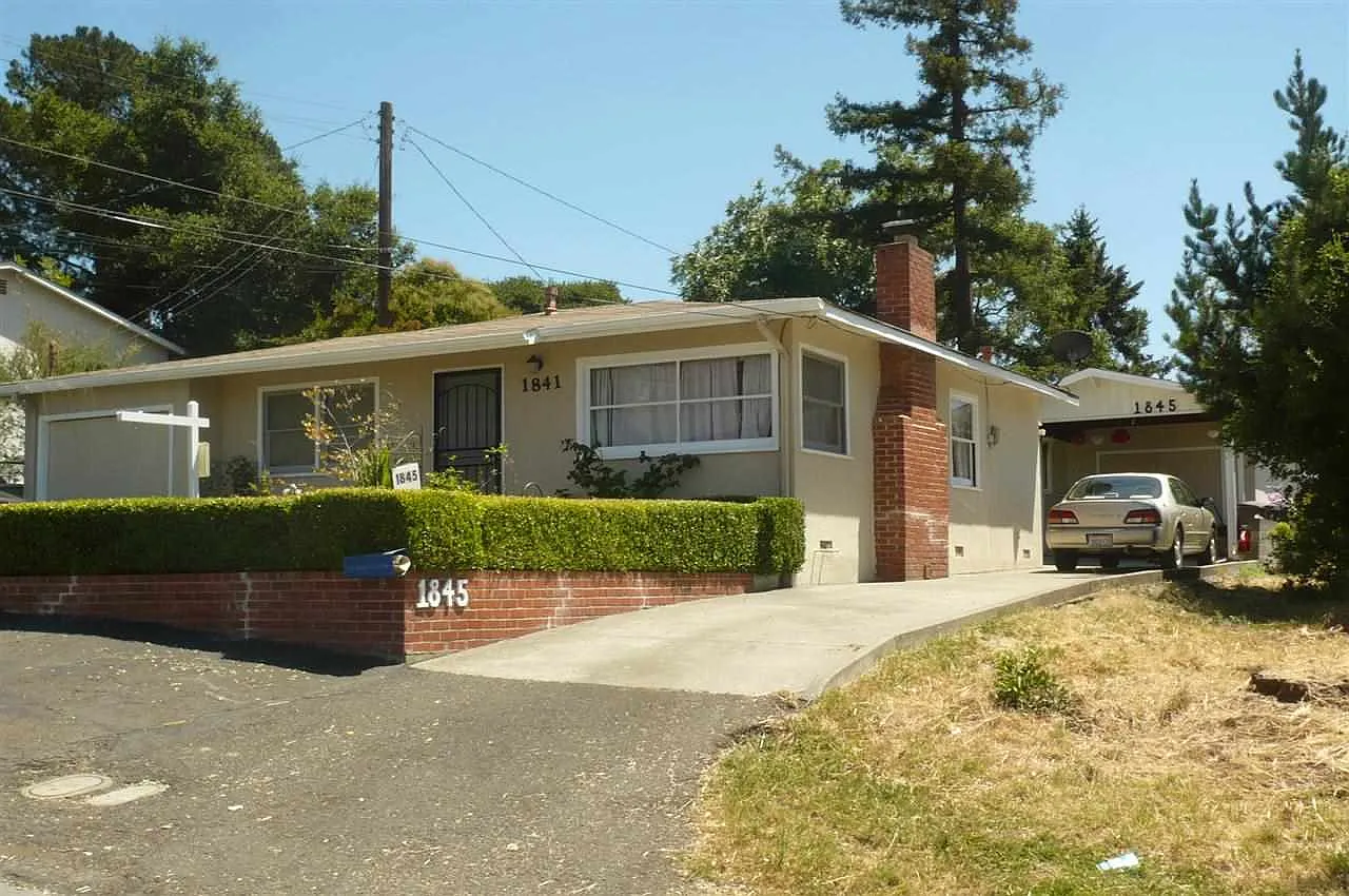 1845 E St photo 1
