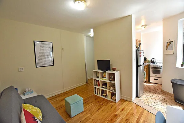 Rented by Bold New York | media 17