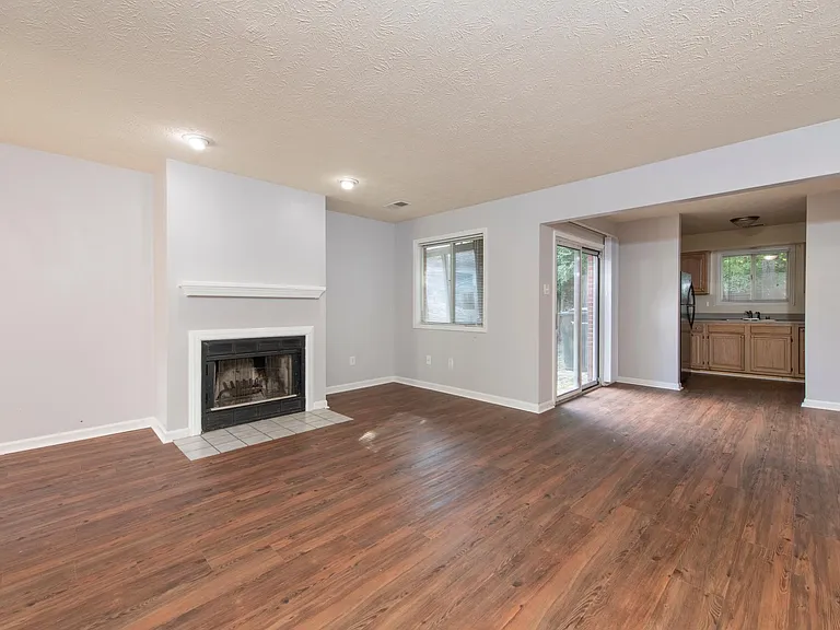 1450 Vintage Cir — Photo 6