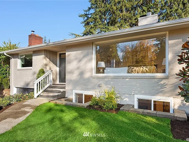 6044 40th Ave NE — Photo 18