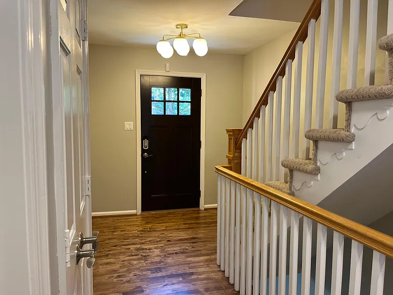 Entry/Hallway
