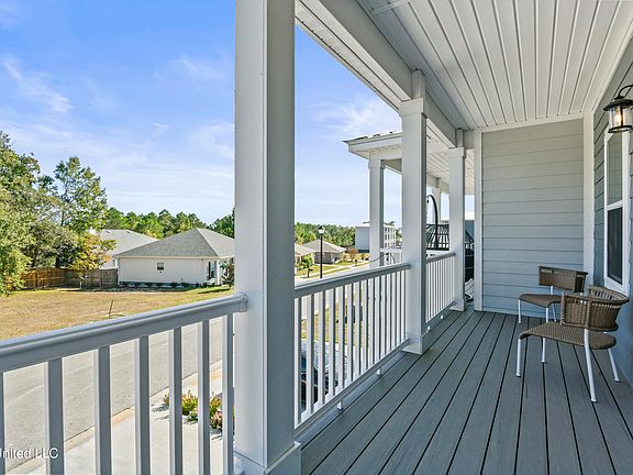 5th image of 56 Oak Alley Ln