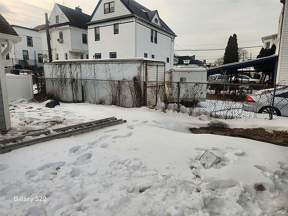 4th image of 110 S 6th Avenue