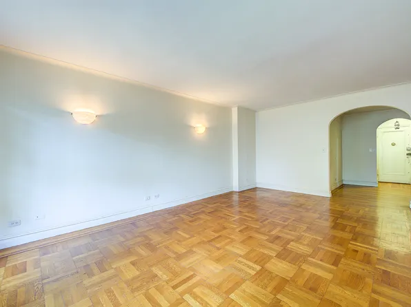 117-01 Park Lane South image 9 of 34