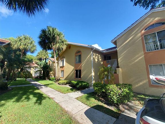 2nd image of 1046 Coral Club Dr