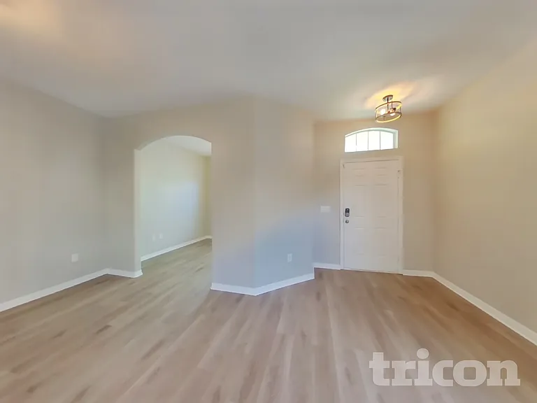3921 Langdrum Dr — Photo 2