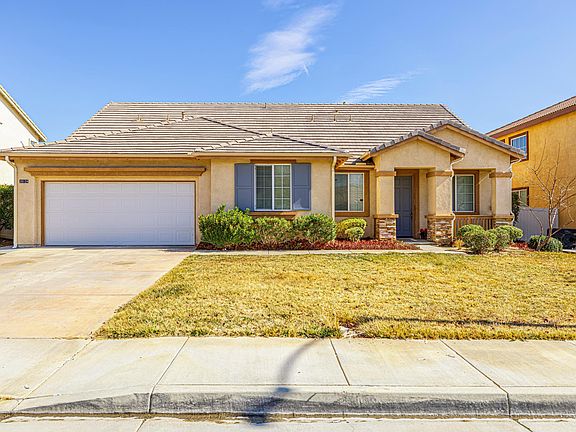 2nd image of 39124 Desert Holly Ln
