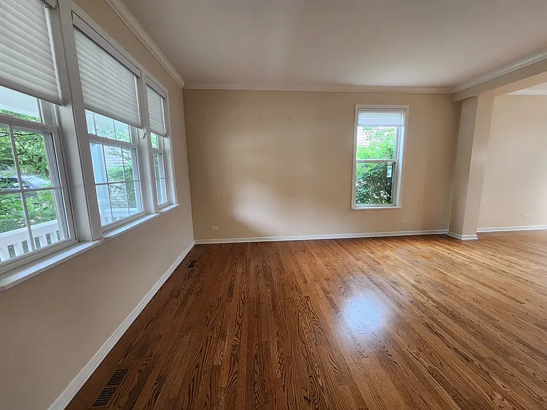 460 Arlington Ln — Photo 6