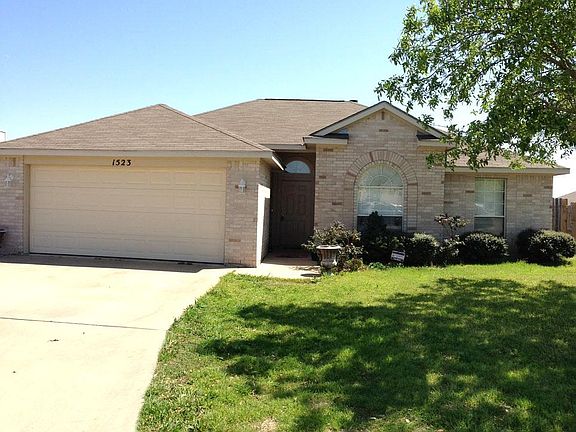 2nd image of 1523 Bent Oak Dr