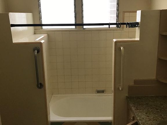 3rd image of 4261 Leimert Blvd