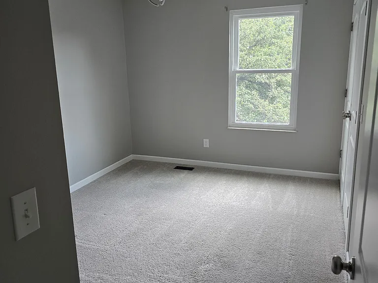 Office/3rd bedroom