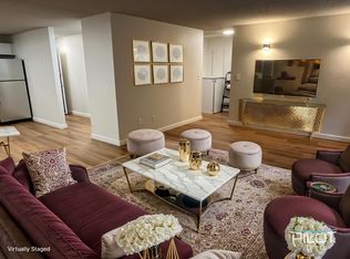 Spacious and Modern 1 Bedroom Located near all the Necessities!, Seattle, WA 98199