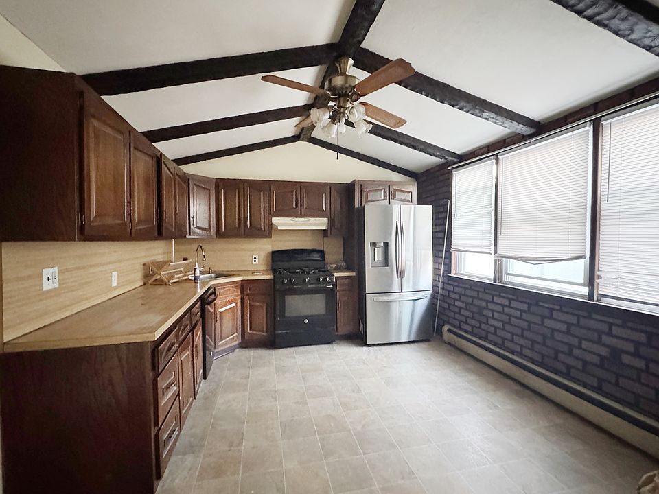 2nd image of 39 W 9th St Floor 1
