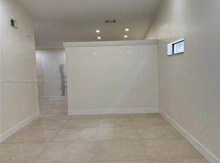 10351 NW 127th St, Hialeah Gardens, FL 33018