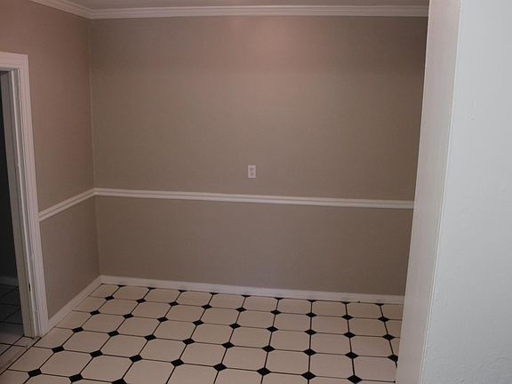4th image of 931 Cedar St APT 2