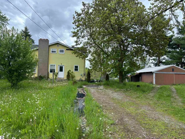 30 N Lorenz Rd, Tawas City, MI 48763