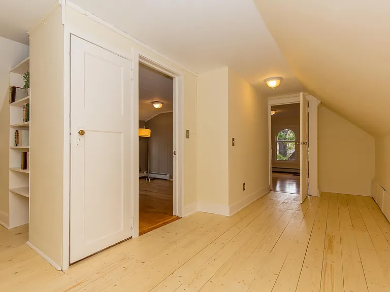 715 5th St SE — Photo 31