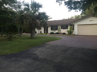 860 Pine Ct, Naples, FL 34102