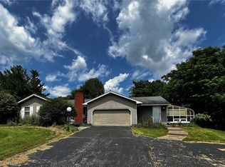 3415 Warren Sharon Rd, Vienna, OH 44473