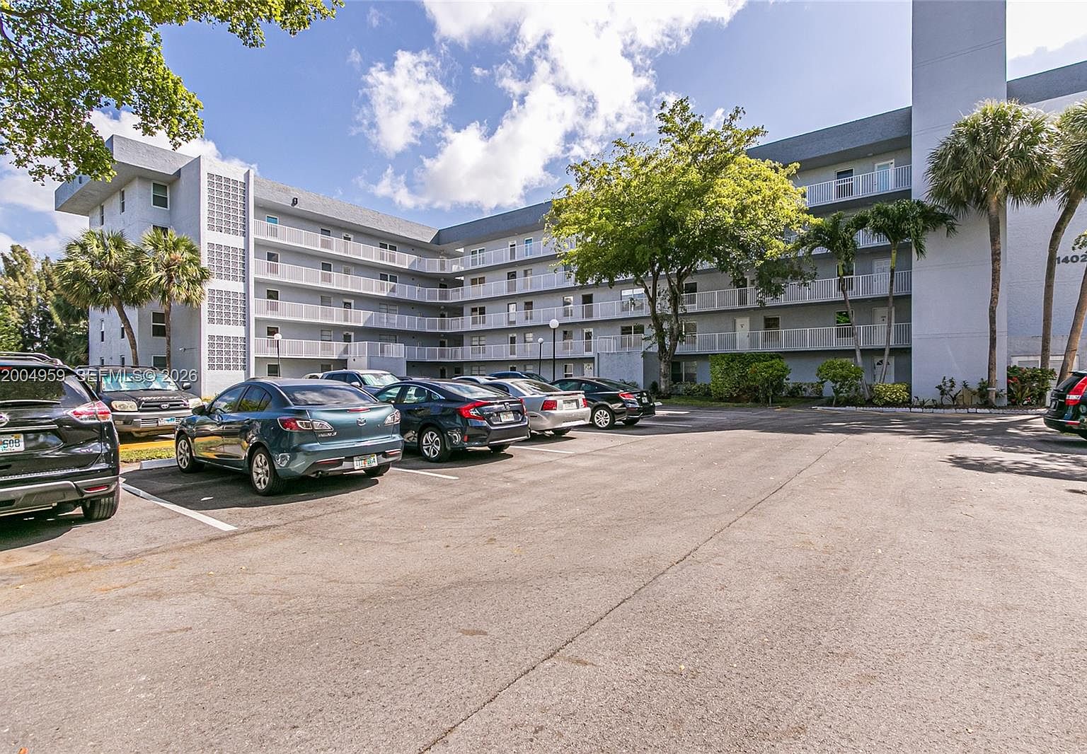 1402 NW 80th Ave APT 302