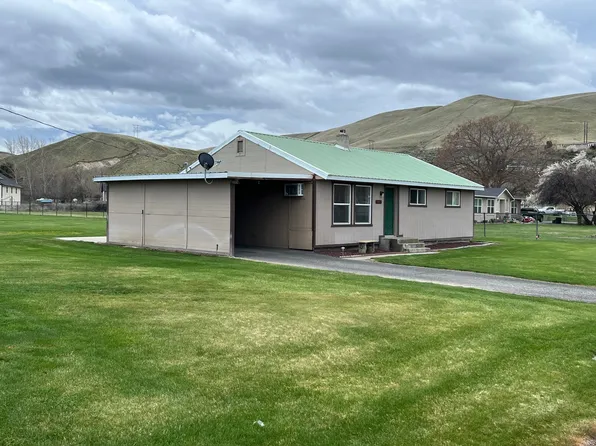 4226 Thorp Rd, Moxee, WA 98936