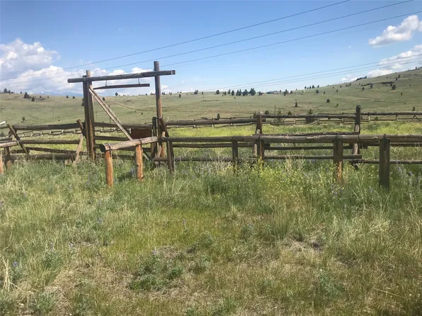 2214 Gregson Ln, Butte, MT 59701