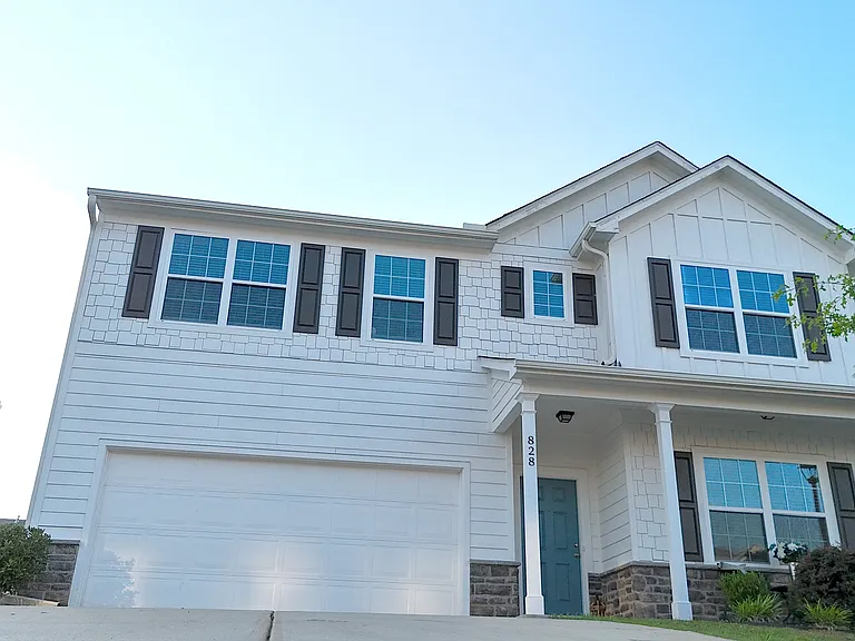 828 Royal Red Ct — Photo 2