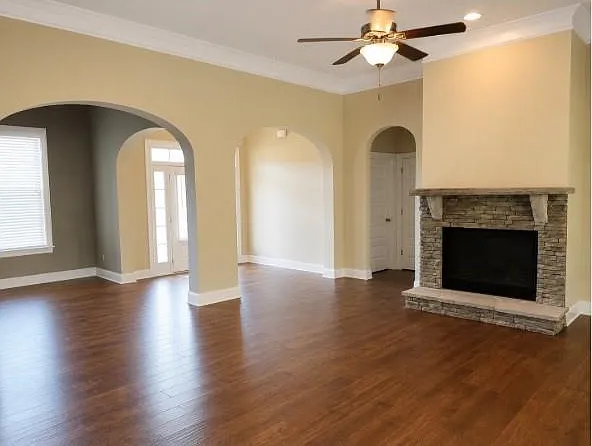4 bed, 3.0 bath, 2721 sqft, $3,000 — Photo 3