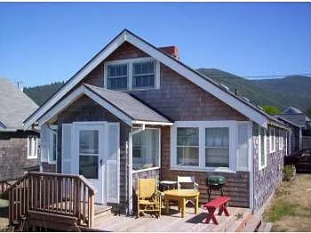 1822 NW The Strand photo 1