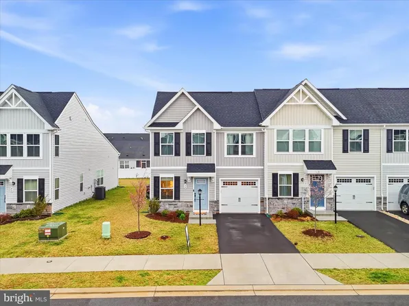 38 Bibury St, Martinsburg, WV 25405