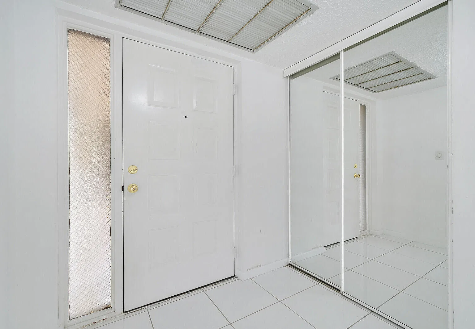 2 bed, 2.0 bath, 1128 sqft, $2,500 — Photo 3