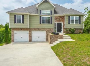 7358 Pfizer Dr, Ooltewah, TN 37363