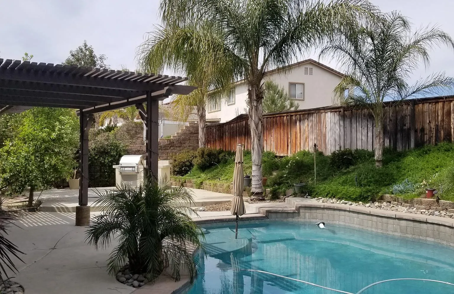 5 bed, 3076 sqft, $4,400 — Photo 1