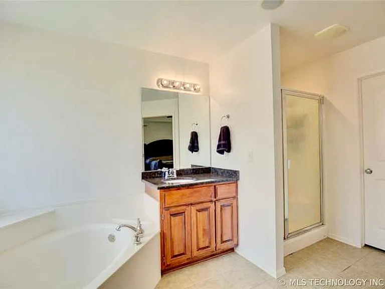 7324 E Knoxville St — Photo 4