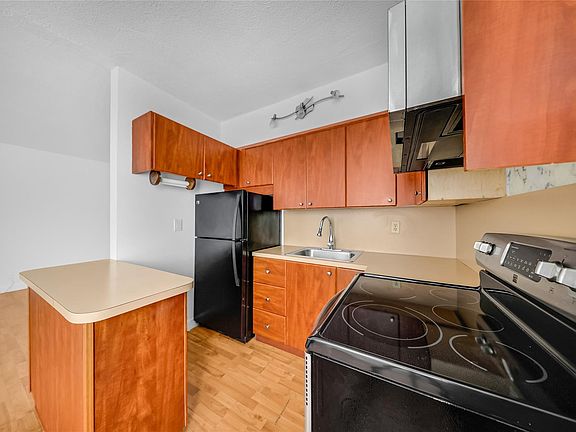 5th image of 3525 Tyler Street #9