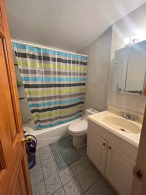 Rented by REALTY QUEST NEW YORK INC | media 9