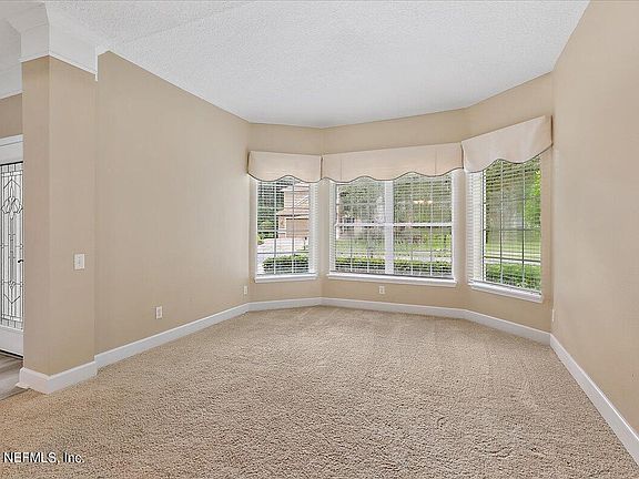 5th image of 9067 Hampton Landing Dr E