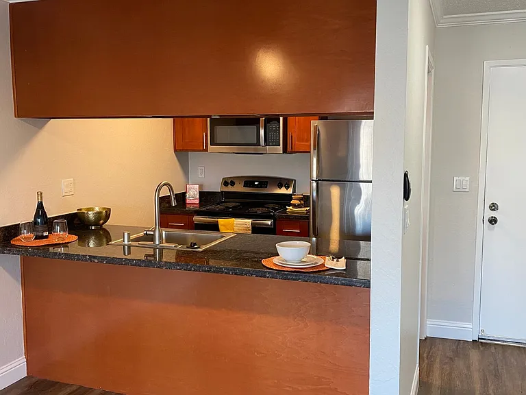 378 Van Buren - Renovated 2bed and 1bed units - Beautiful Building! — Photo 88
